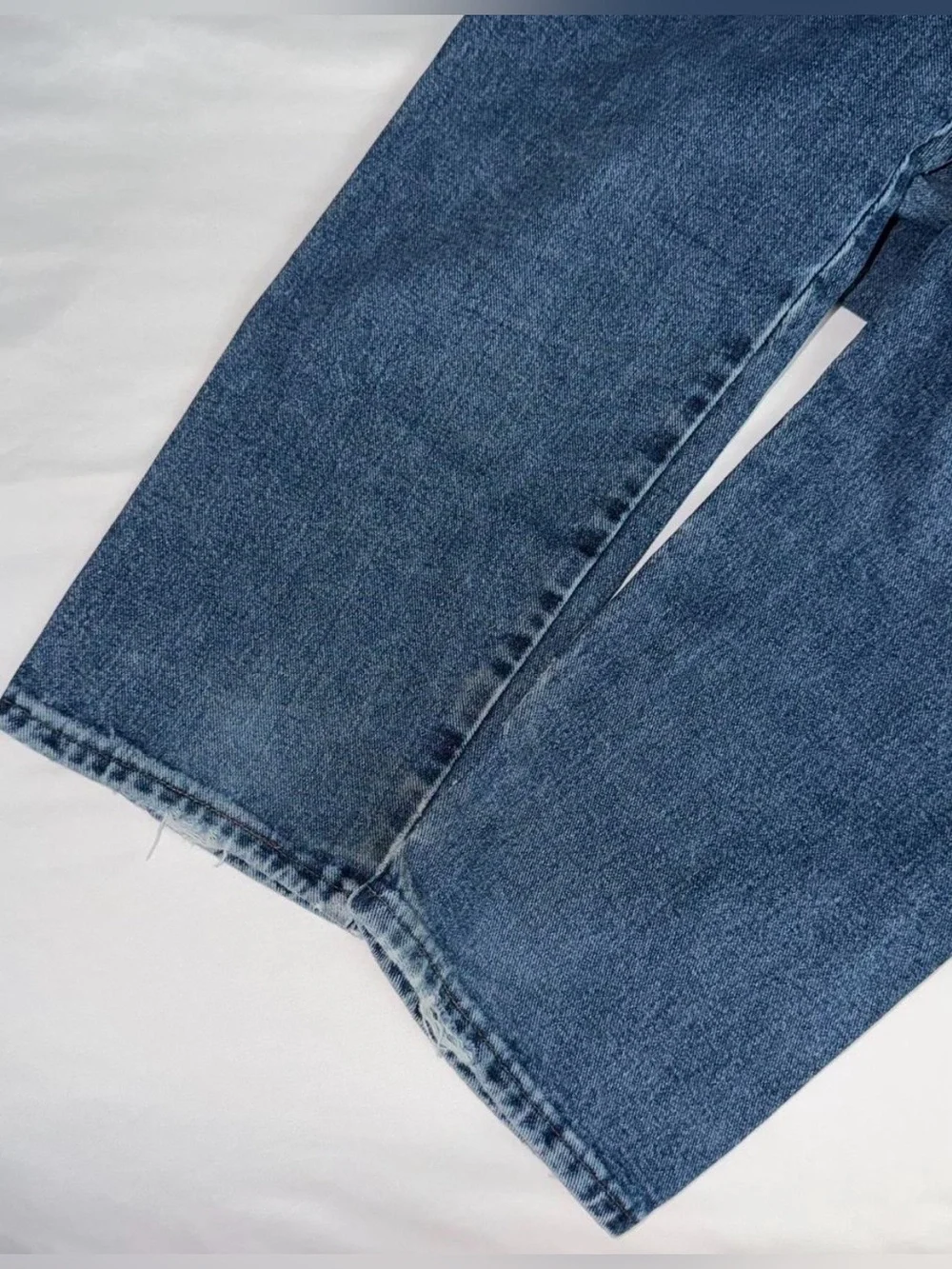 Vintage 90s Wrangler USA Retro Y2K Medium Blue Wash Denim Straight Leg Jeans 30”